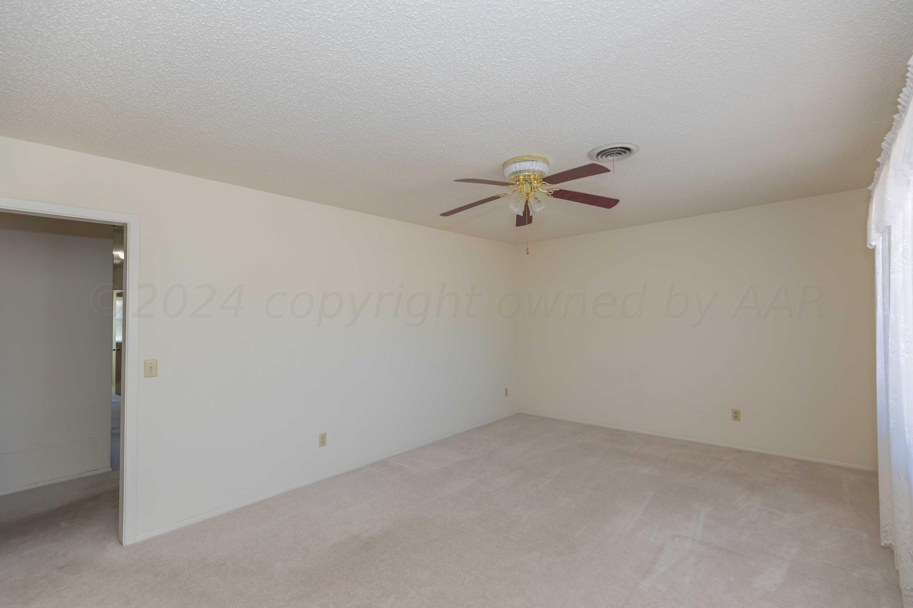 4313 Crockett Street Amarillo, TX 79110 - Photo 5 of 30 LIVING ROOM VIEW 3