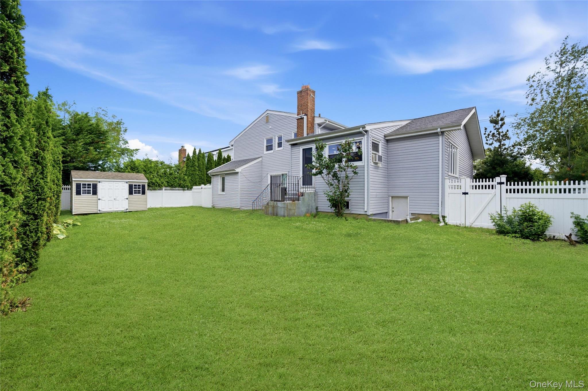 161 Sunset Road Massapequa, NY 11758 - Photo 26 of 36