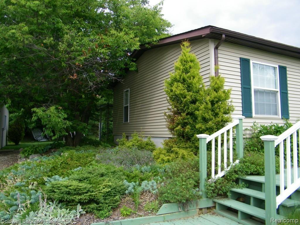 4107 Jones Road North Branch, MI 48461 - Photo 8 of 36 100_5879.jpg