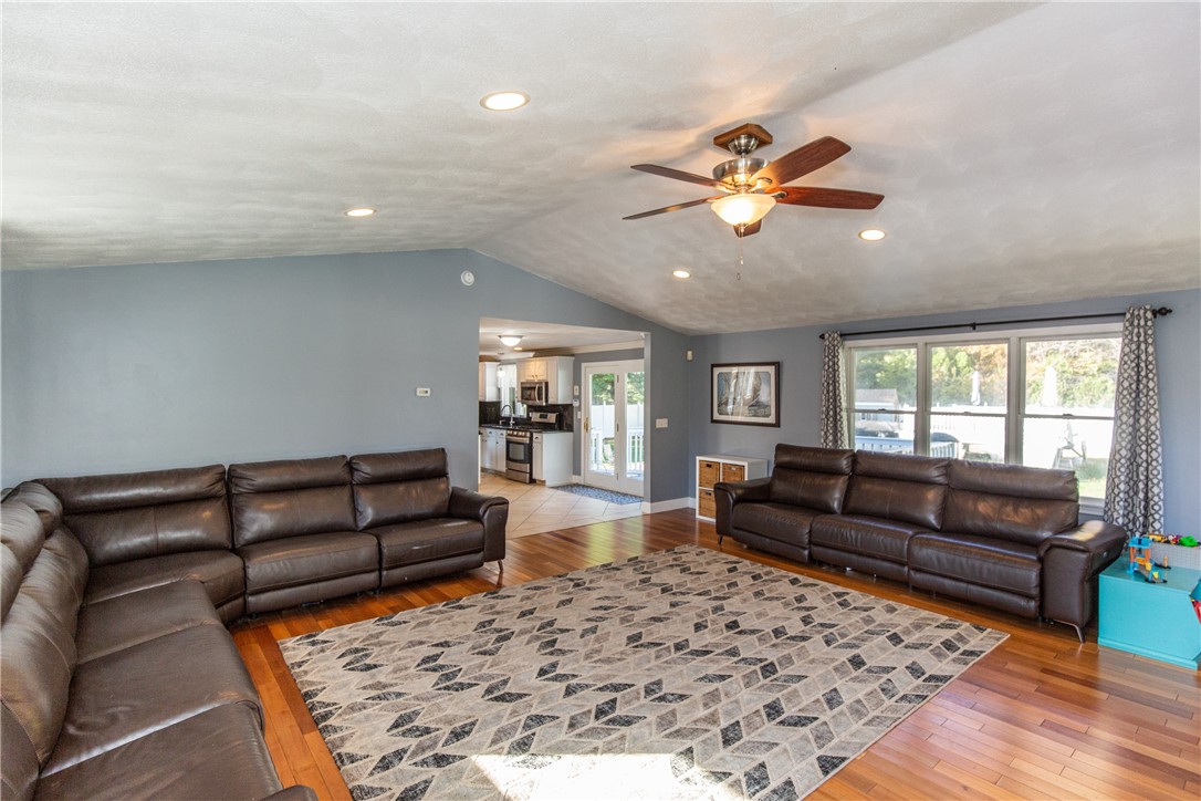 114 Rome Drive Cranston, RI 02921 - Photo 18 of 50 Great Room