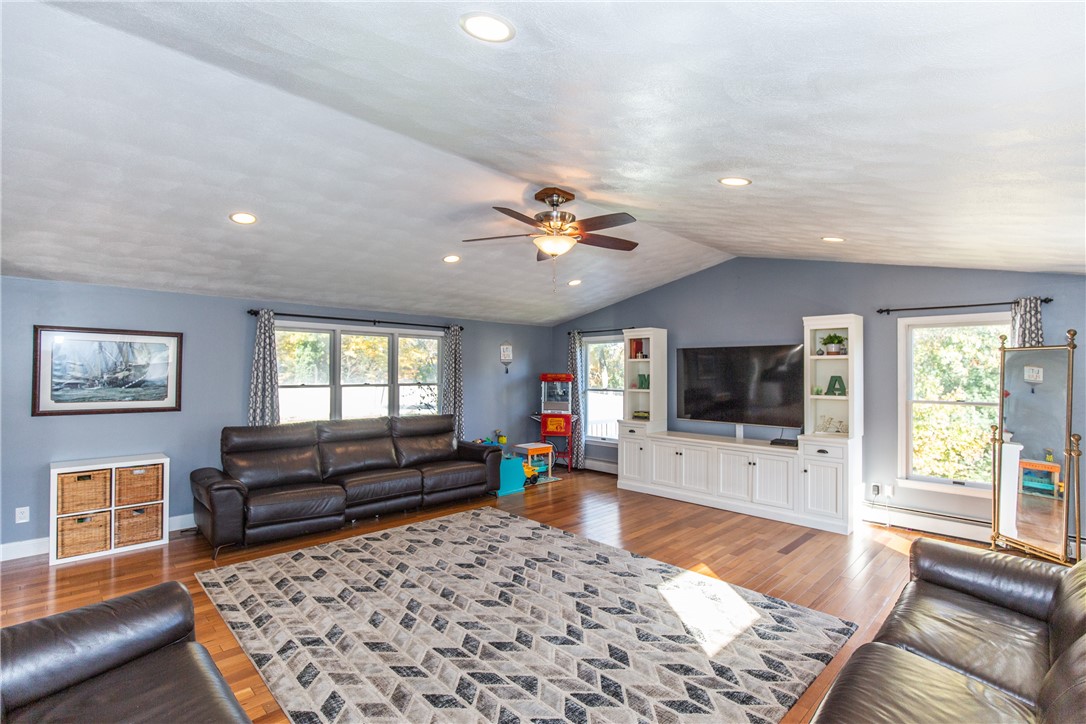 114 Rome Drive Cranston, RI 02921 - Photo 19 of 50 Great Room