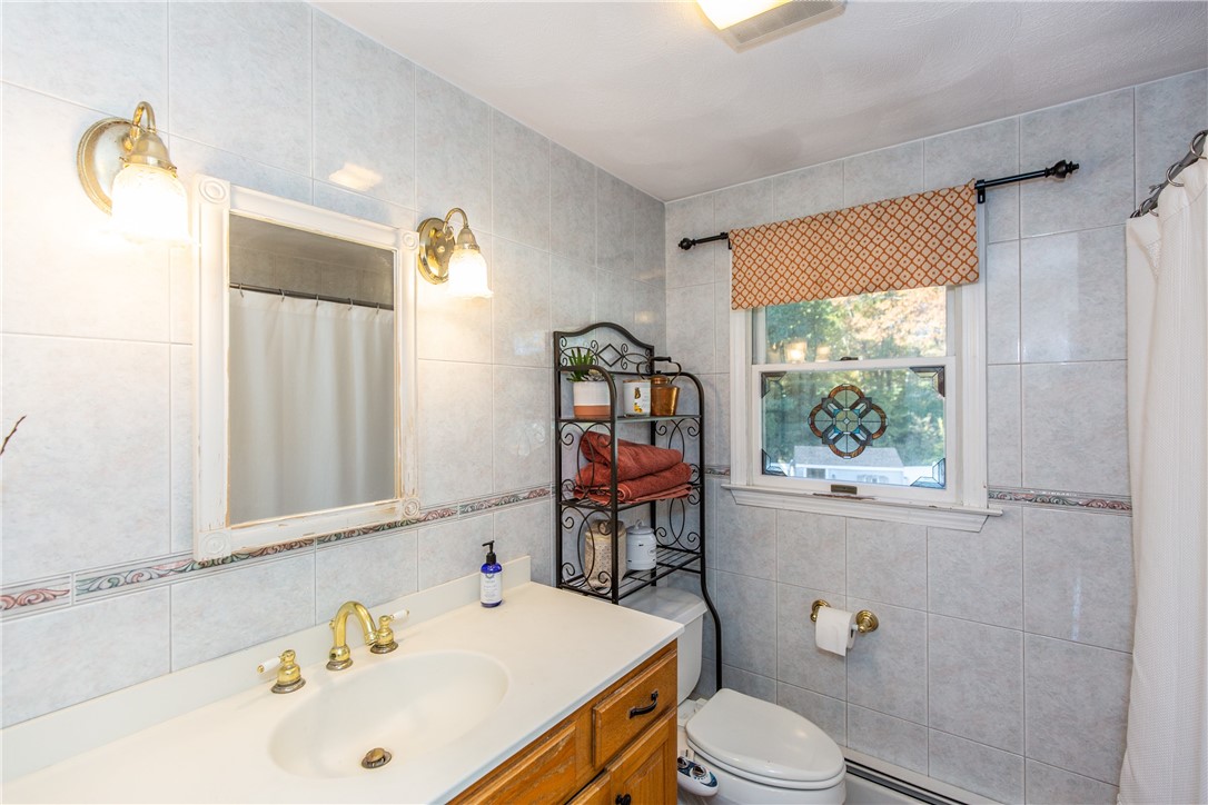 114 Rome Drive Cranston, RI 02921 - Photo 32 of 50 Second Floor Bathroom