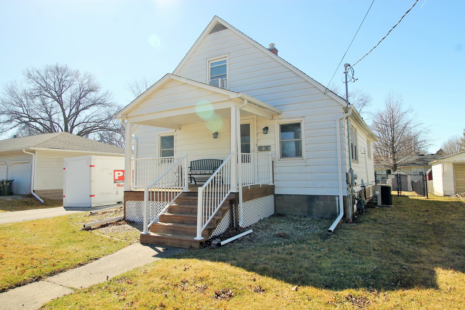 817 South Illinois Street Geneseo, IL 61254 - Photo 2 of 20 a view of a house with a yard