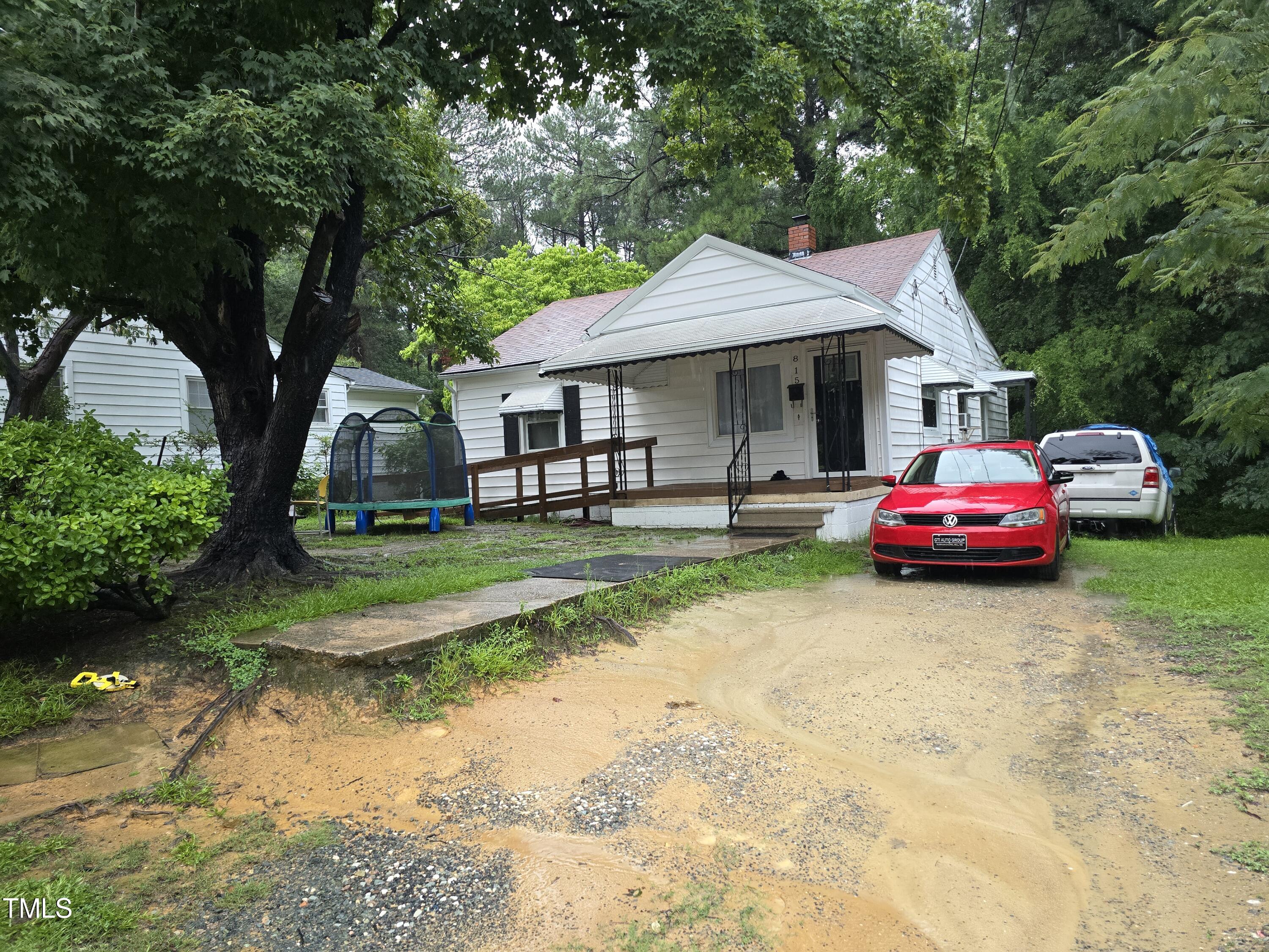 815 Ridgeway Avenue Durham, NC 27701 - Photo 2 of 45 20240725_140656