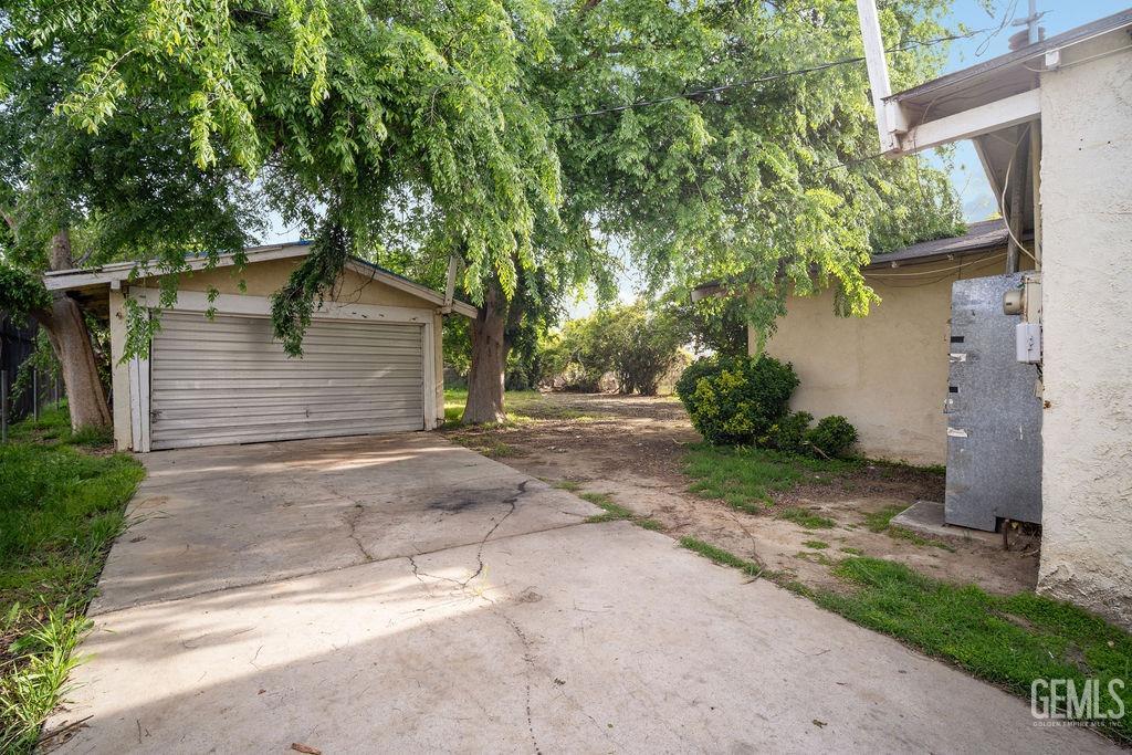 Undisclosed Address Bakersfield, CA 93307 - Photo 18 of 22