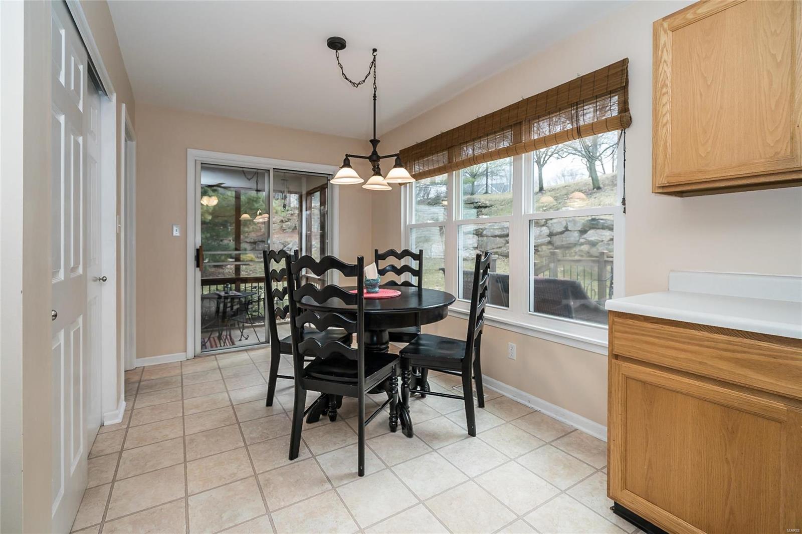 1112 Gateford Ridge Court Ballwin, MO 63021 - Photo 10 of 37 Gallery Image 10