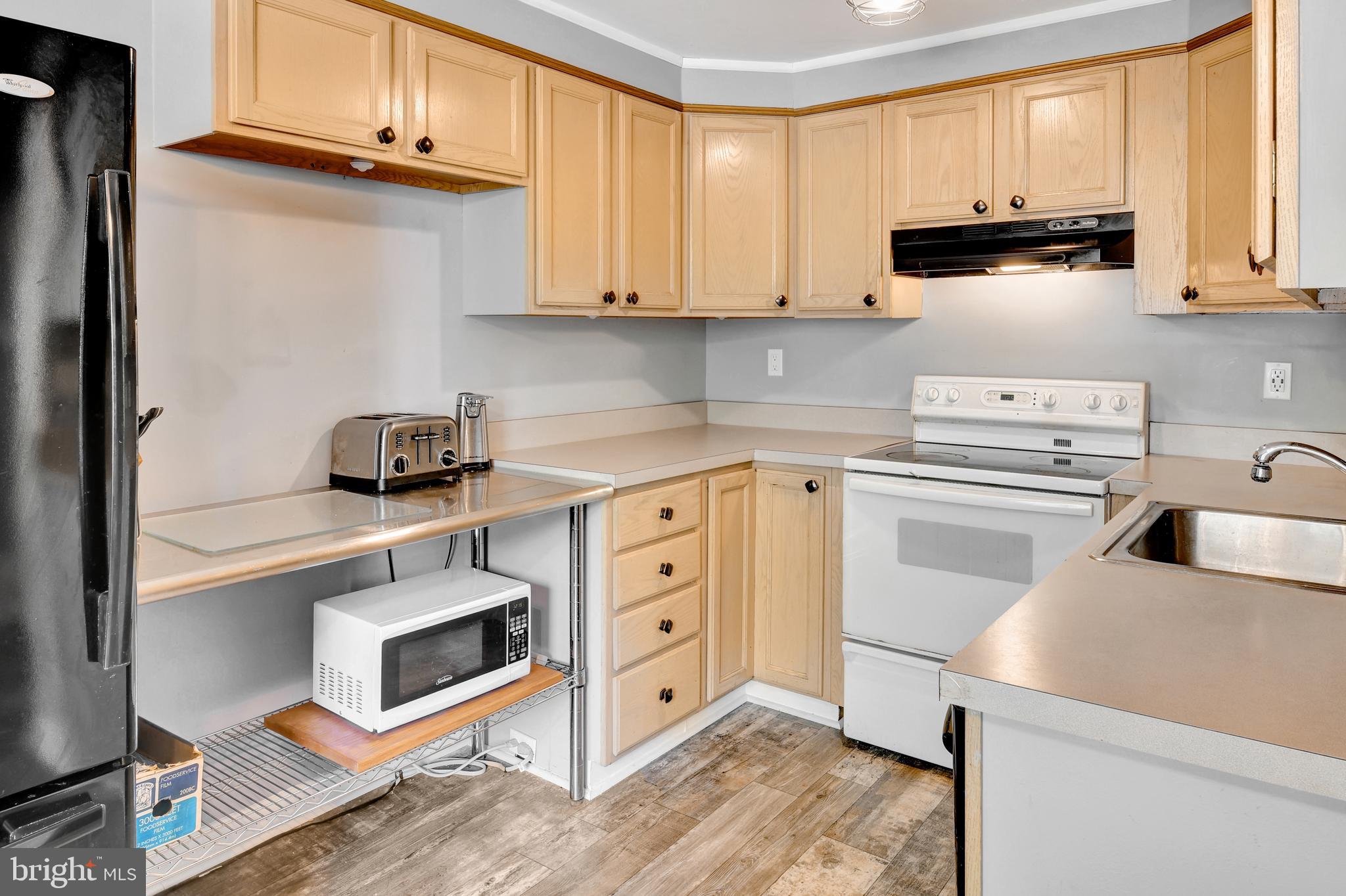 17631 Kohlhoss Road Poolesville, MD 20837 - Photo 8 of 43 Modern kitchen with prep table