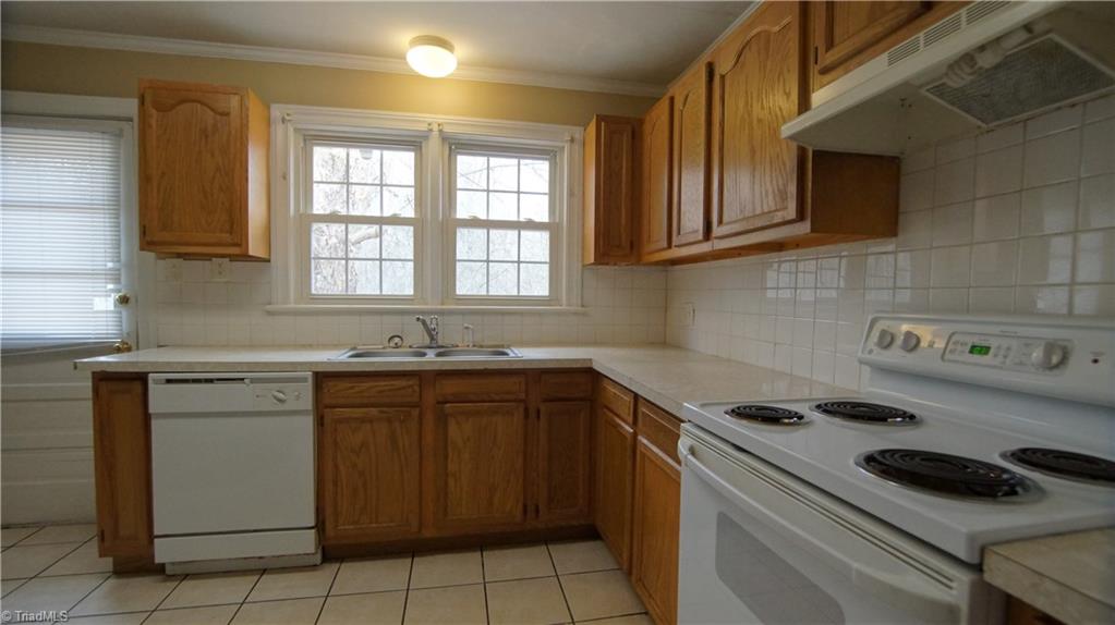 624 Oak Summit Road Winston-Salem, NC 27105 - Photo 8 of 18 Gallery Image 8