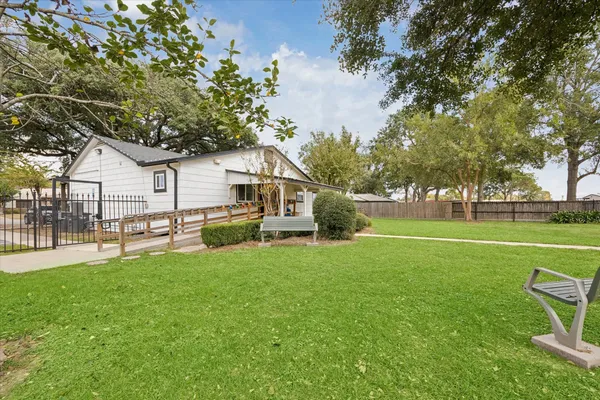 $2,590,000 | 5225 East 5th Street, Katy, TX 77493