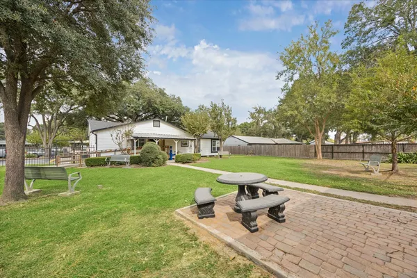 $2,590,000 | 5225 East 5th Street, Katy, TX 77493