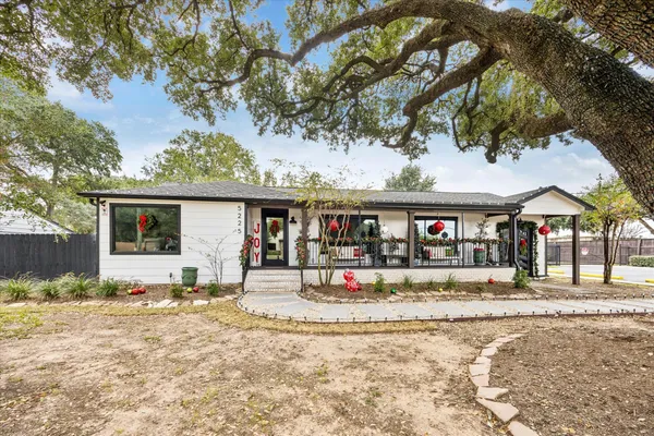 $2,590,000 | 5225 East 5th Street, Katy, TX 77493