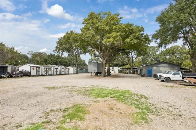 $2,900,000 | 5225 East 5th Street, Katy, TX 77493