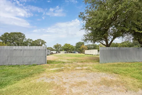 $2,590,000 | 5225 East 5th Street, Katy, TX 77493