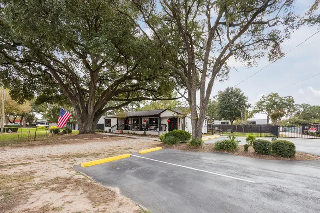 $2,900,000 | 5225 East 5th Street, Katy, TX 77493