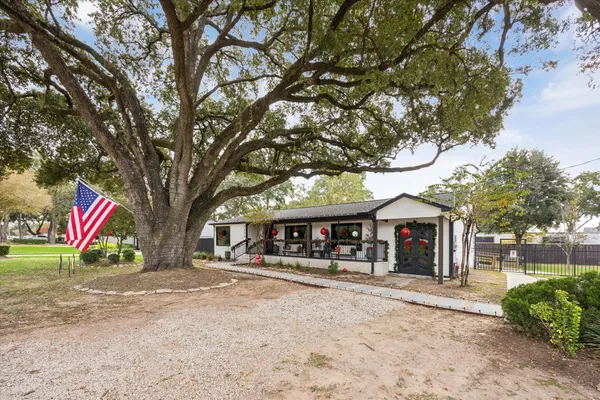 $2,590,000 | 5225 East 5th Street, Katy, TX 77493