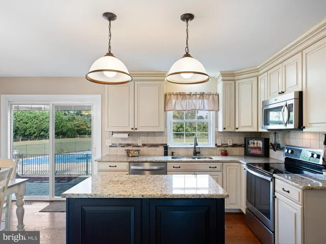 $690,000 | 305 Garnet Lane, Smyrna, DE 19977