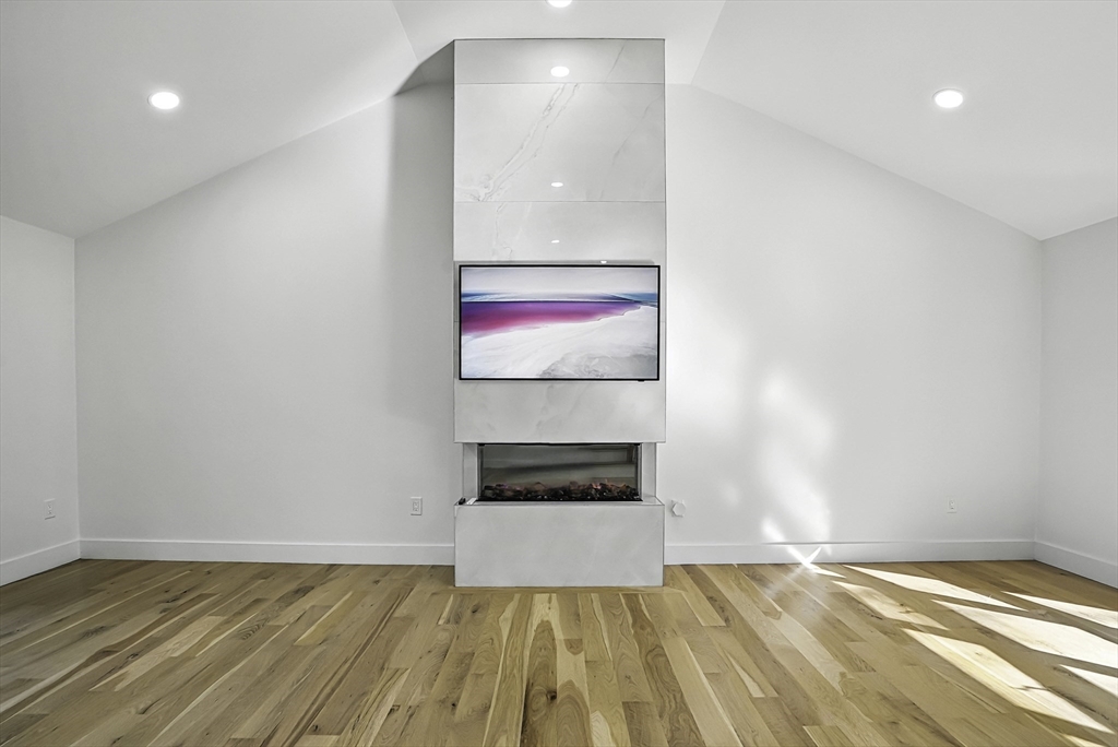 68 Pearl Street Upton, MA 01568 - Photo 16 of 37