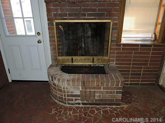 5246 Manning Road Charlotte, NC 28269 - Photo 6 of 16