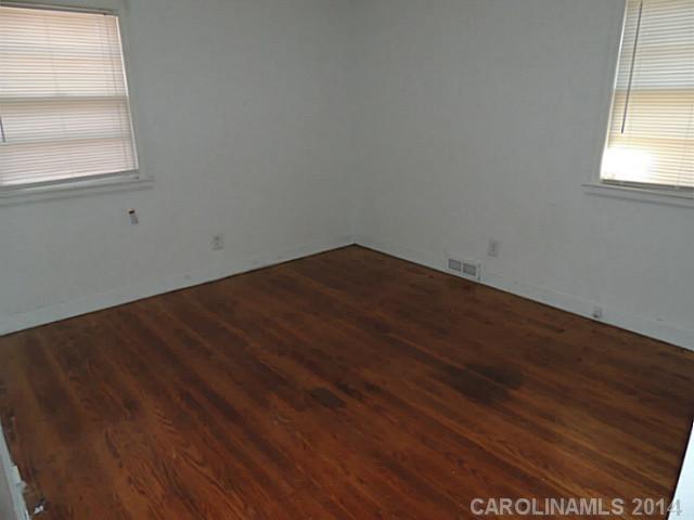 5246 Manning Road Charlotte, NC 28269 - Photo 8 of 16