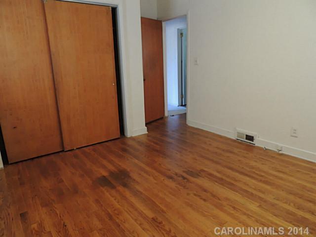 5246 Manning Road Charlotte, NC 28269 - Photo 9 of 16