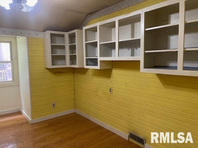 14555 Allen Road Herrin, IL 62948 - Photo 17 of 39