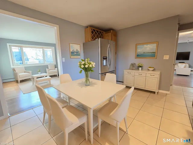 $324,900 | 207 Arnold Drive, East Hartford, CT 06108