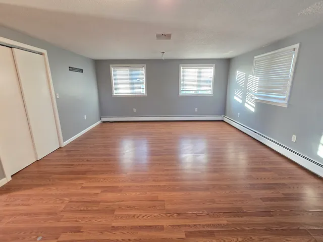 $324,900 | 207 Arnold Drive, East Hartford, CT 06108