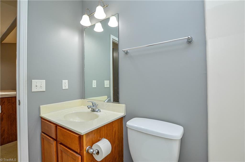 3249 Hyde Pl Circle Winston-Salem, NC 27103 - Photo 17 of 31