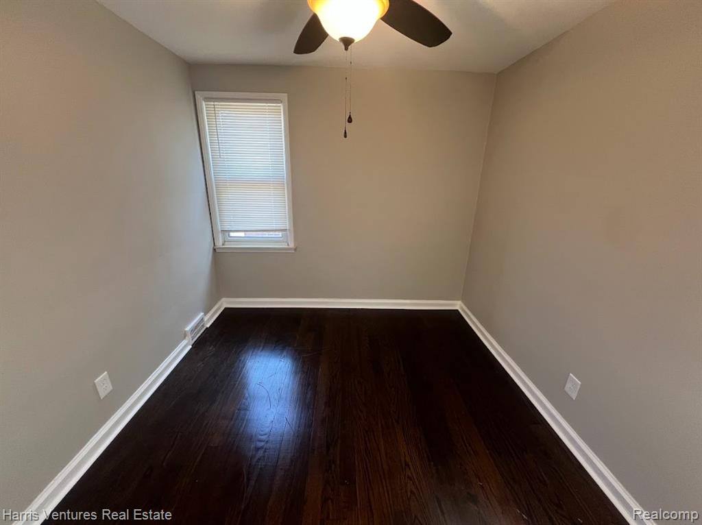 22148 Moross Road Grosse Pointe, MI 48236 - Photo 14 of 16