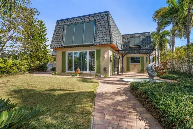 a view of a storage & utility room