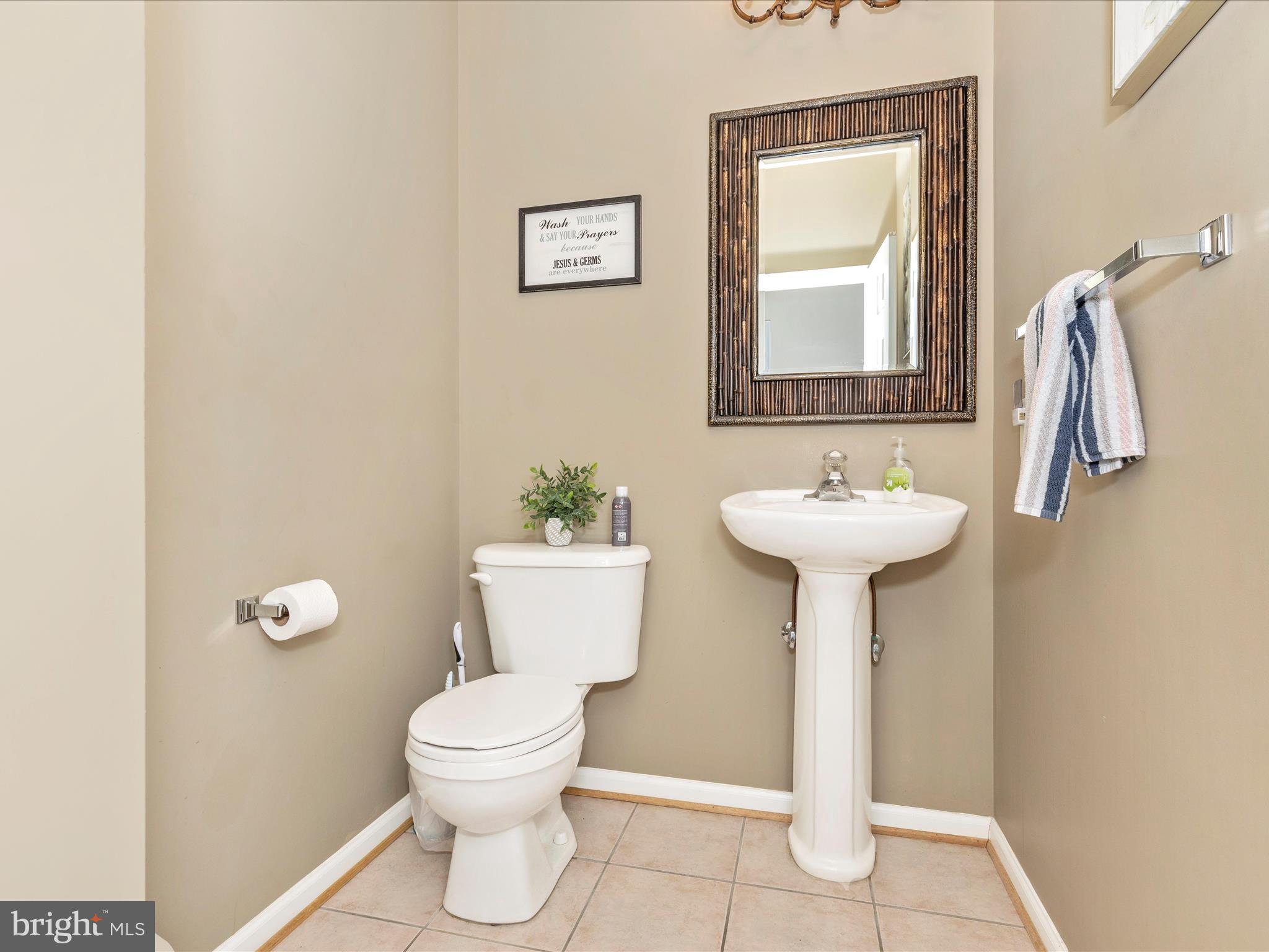 4660 Old Swimming Pool Road Braddock Heights, MD 21714 - Photo 20 of 52 Powder Room