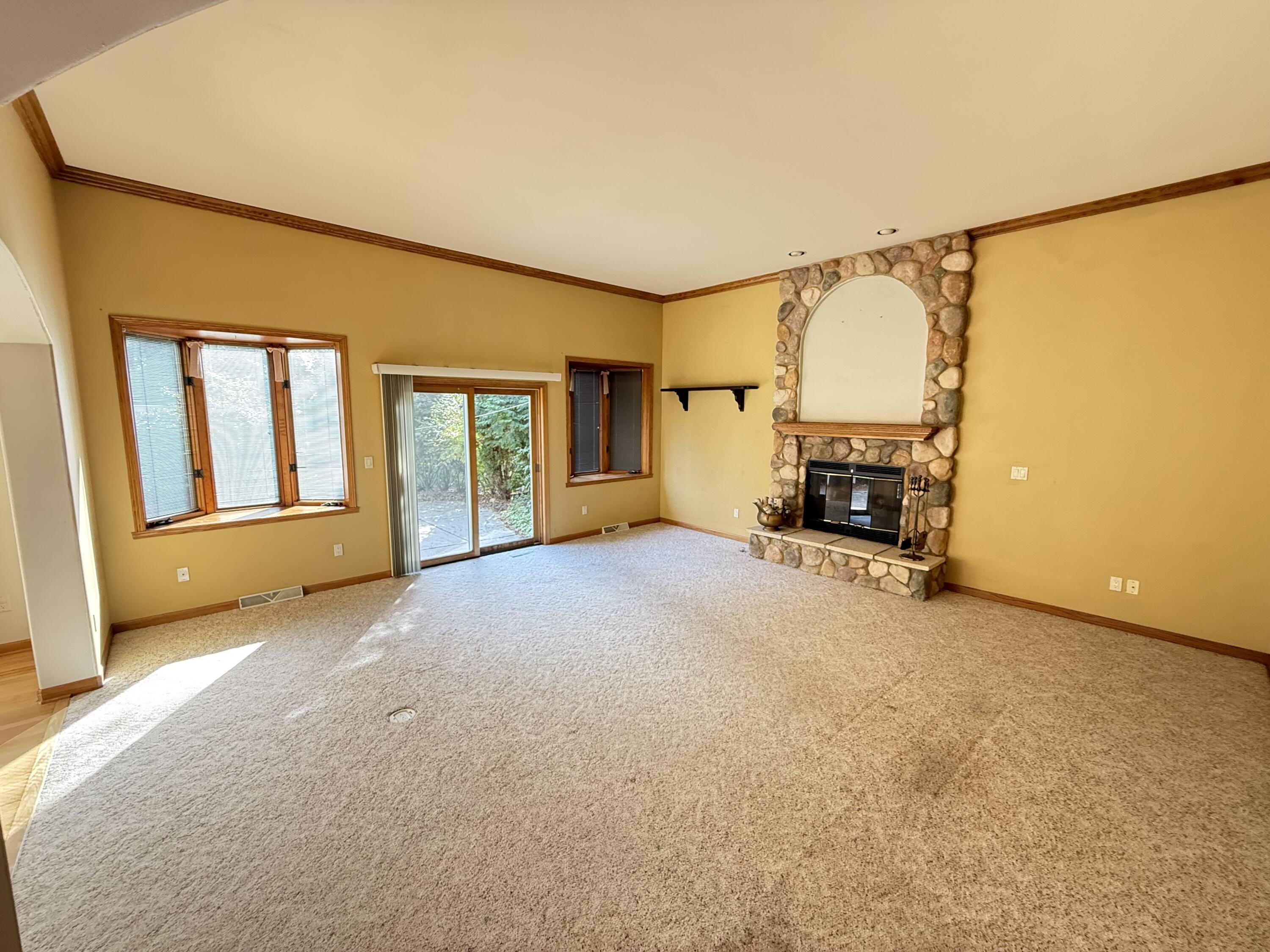 2340 Robbie Court Brookfield, WI 53005 - Photo 12 of 28 Living Room