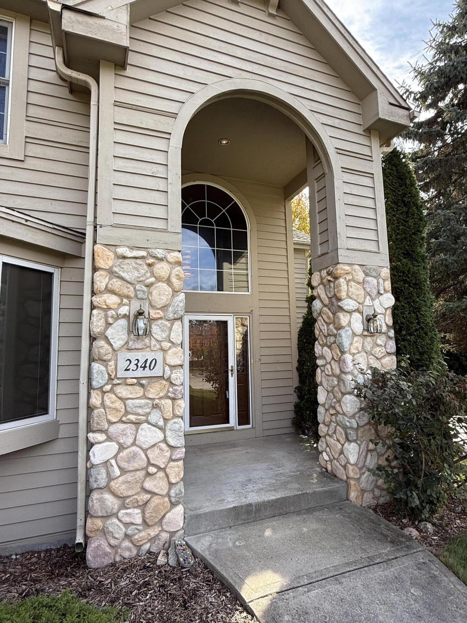 2340 Robbie Court Brookfield, WI 53005 - Photo 2 of 28 Exterior