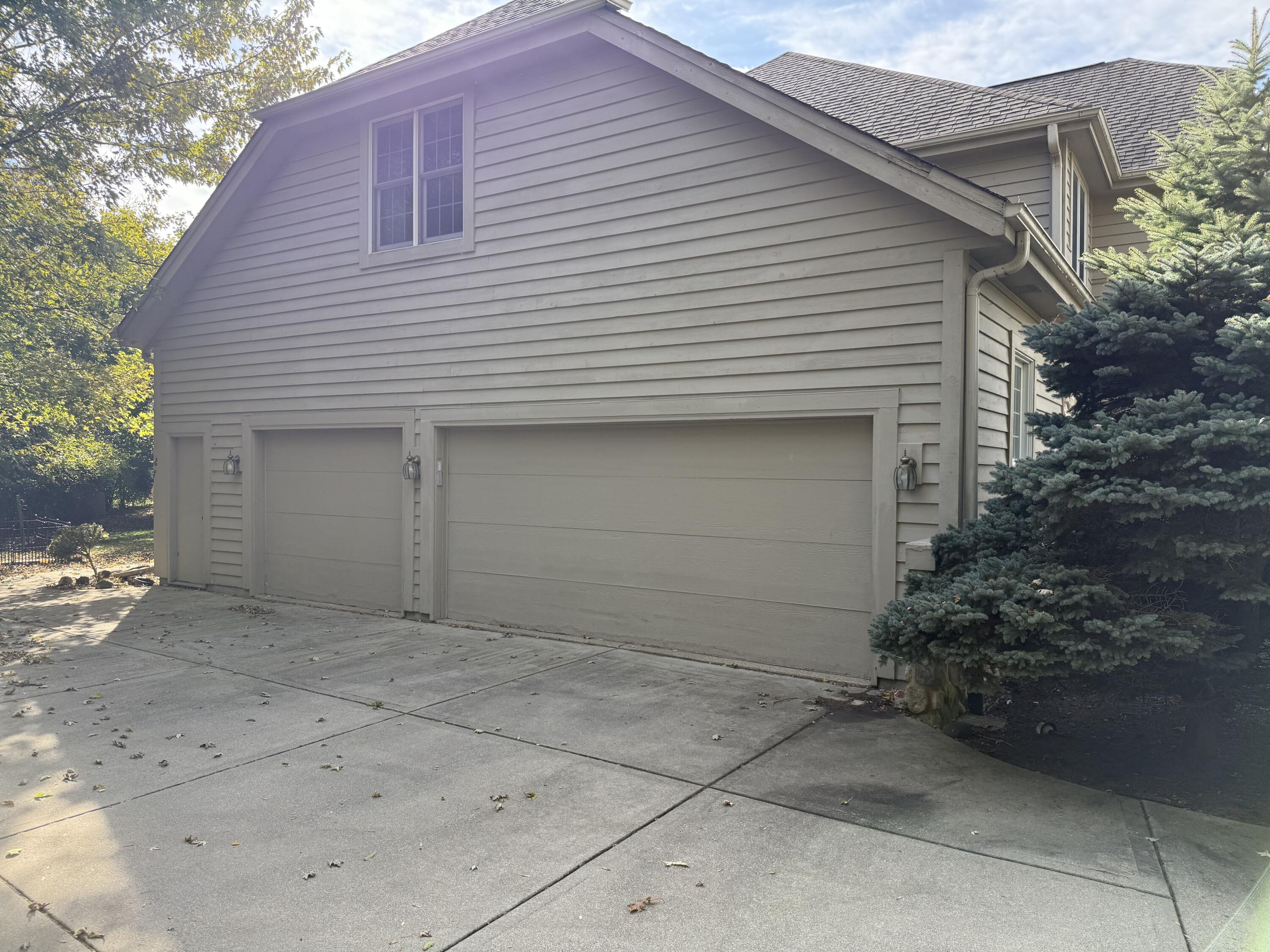 2340 Robbie Court Brookfield, WI 53005 - Photo 3 of 28 Exterior