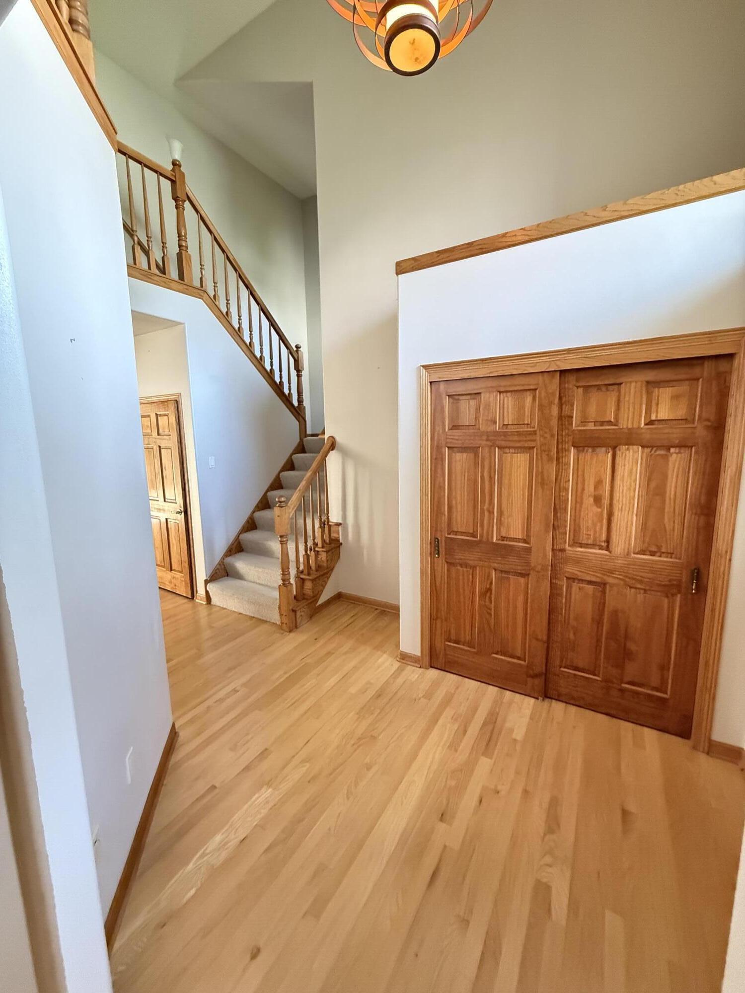 2340 Robbie Court Brookfield, WI 53005 - Photo 4 of 28 Interior