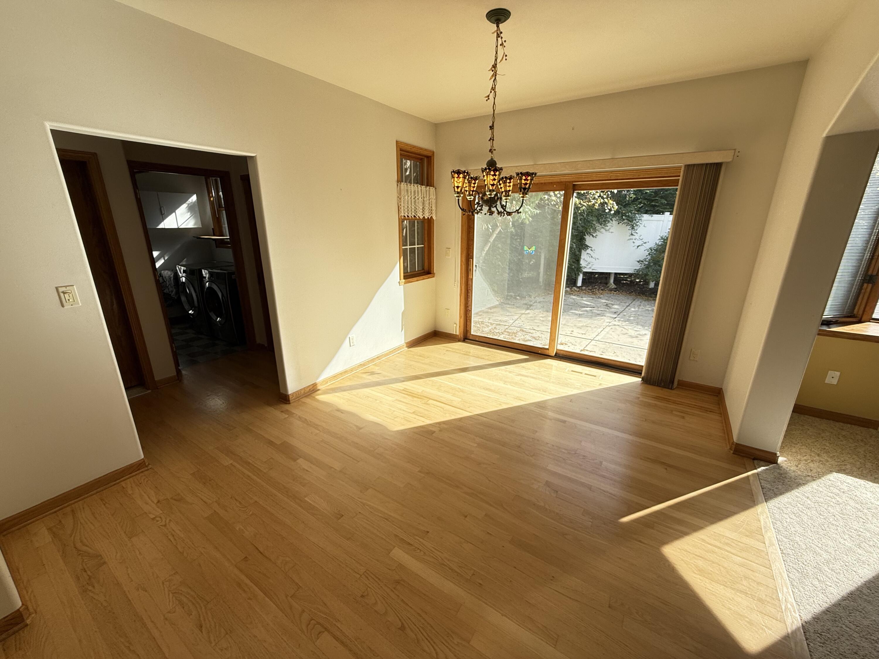 2340 Robbie Court Brookfield, WI 53005 - Photo 8 of 28 Dinette