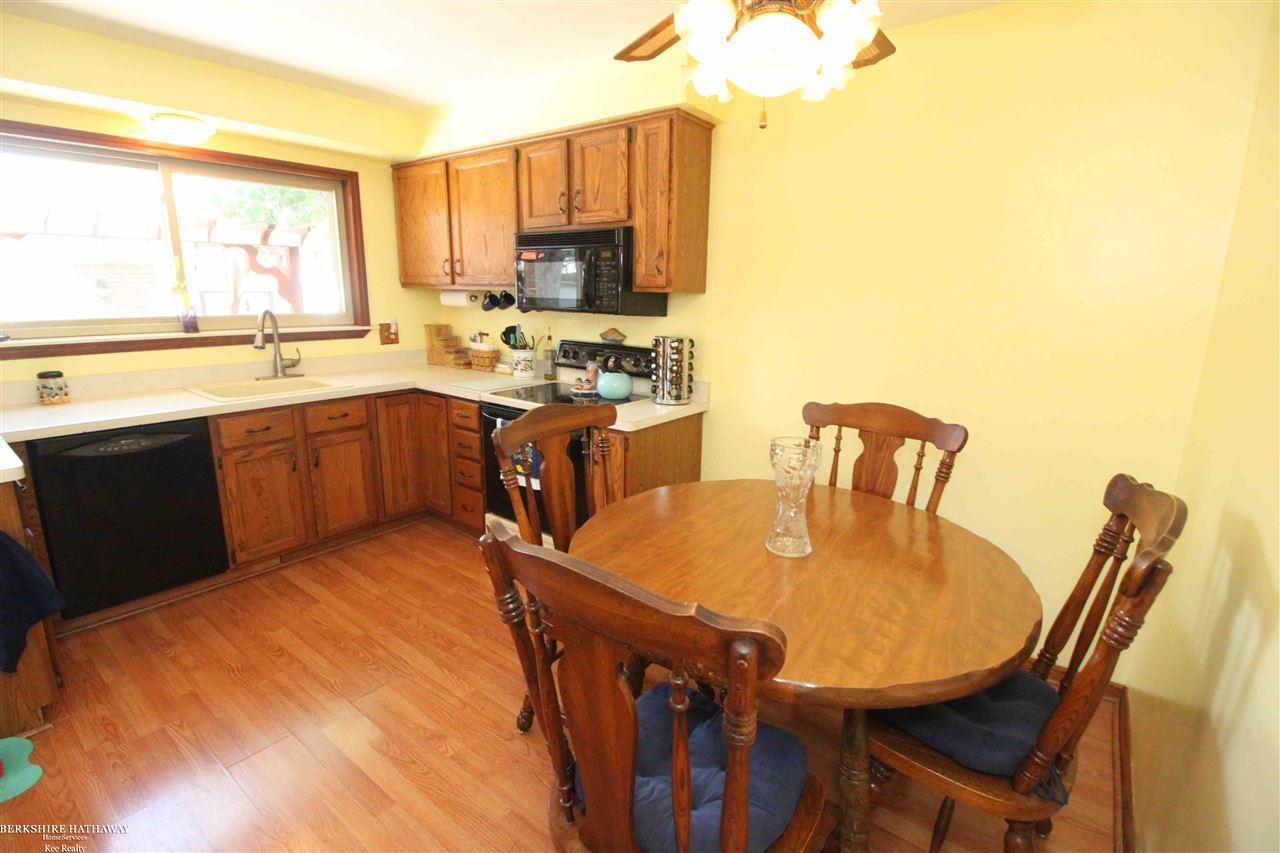 17963 Airport Road Fraser, MI 48026 - Photo 11 of 32 50051878-10.JPG