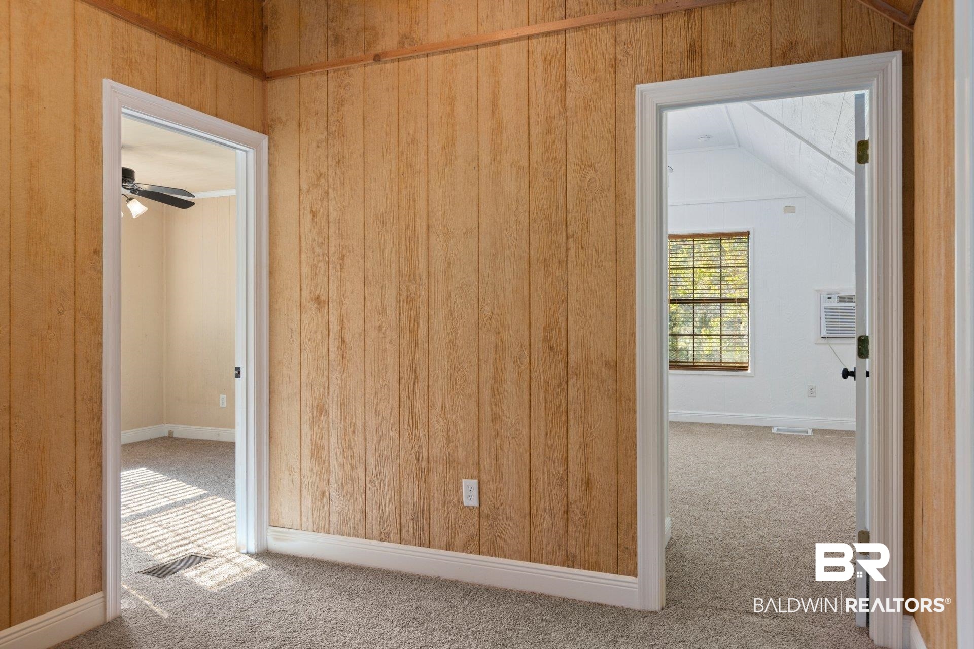 13750 County Road 26 Foley, AL 36535 - Photo 24 of 38 Upstairs Foyer
