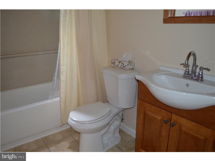 842 Lehigh Road Newark, DE 19711 - Photo 18 of 24 Bathroom