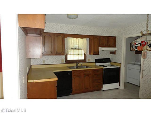 4931 Tower Road, Unit A Greensboro, NC 27410 - Photo 5 of 13 Kitchen.