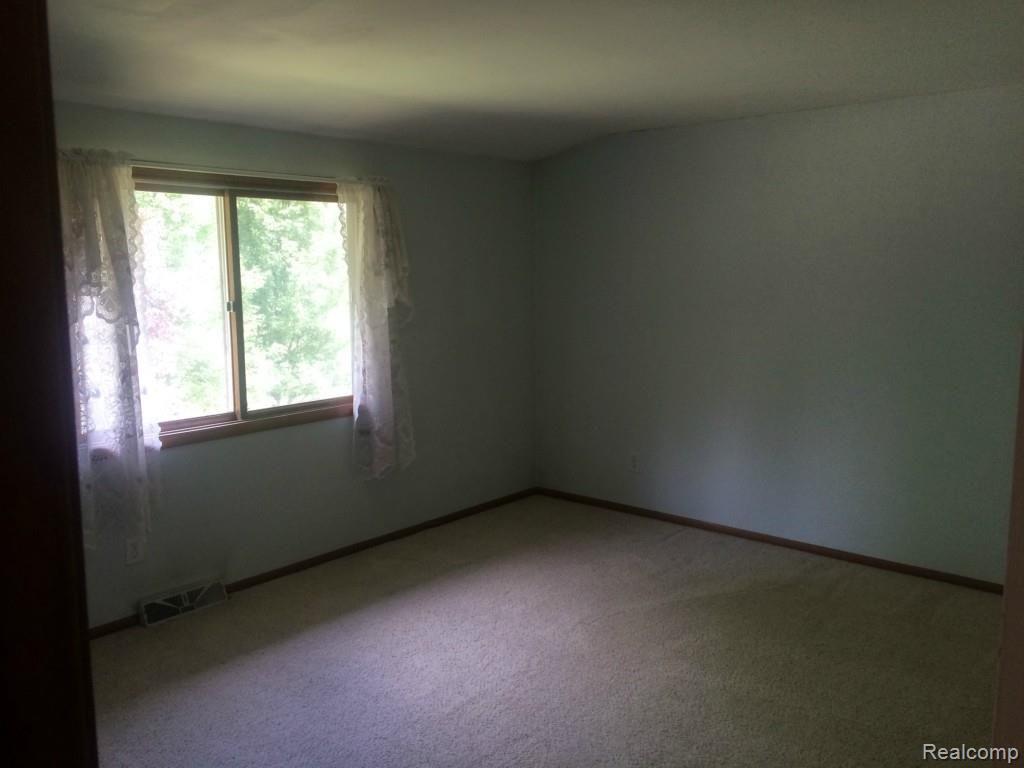 7845 Graham Road Jeddo, MI 48032 - Photo 10 of 28