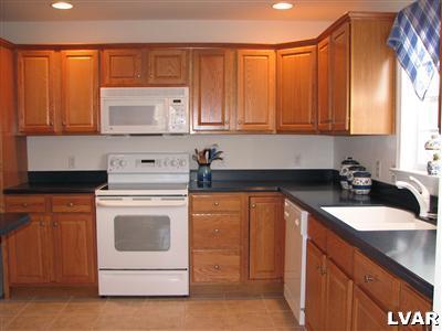 4183 Walter Road Bethlehem, PA 18020 - Photo 5 of 9