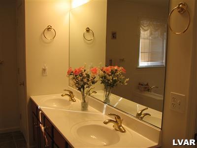 4183 Walter Road Bethlehem, PA 18020 - Photo 8 of 9