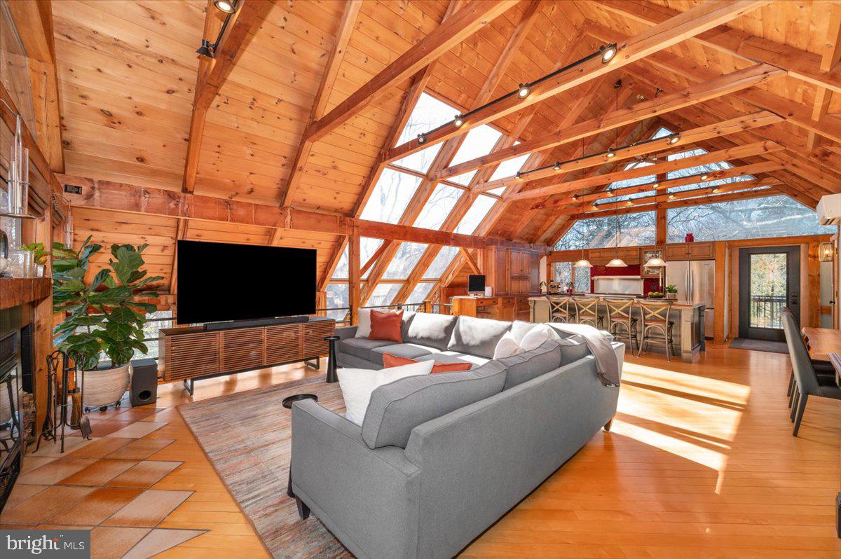 213 Sherwood Road Cockeysville, MD 21030 - Photo 6 of 74