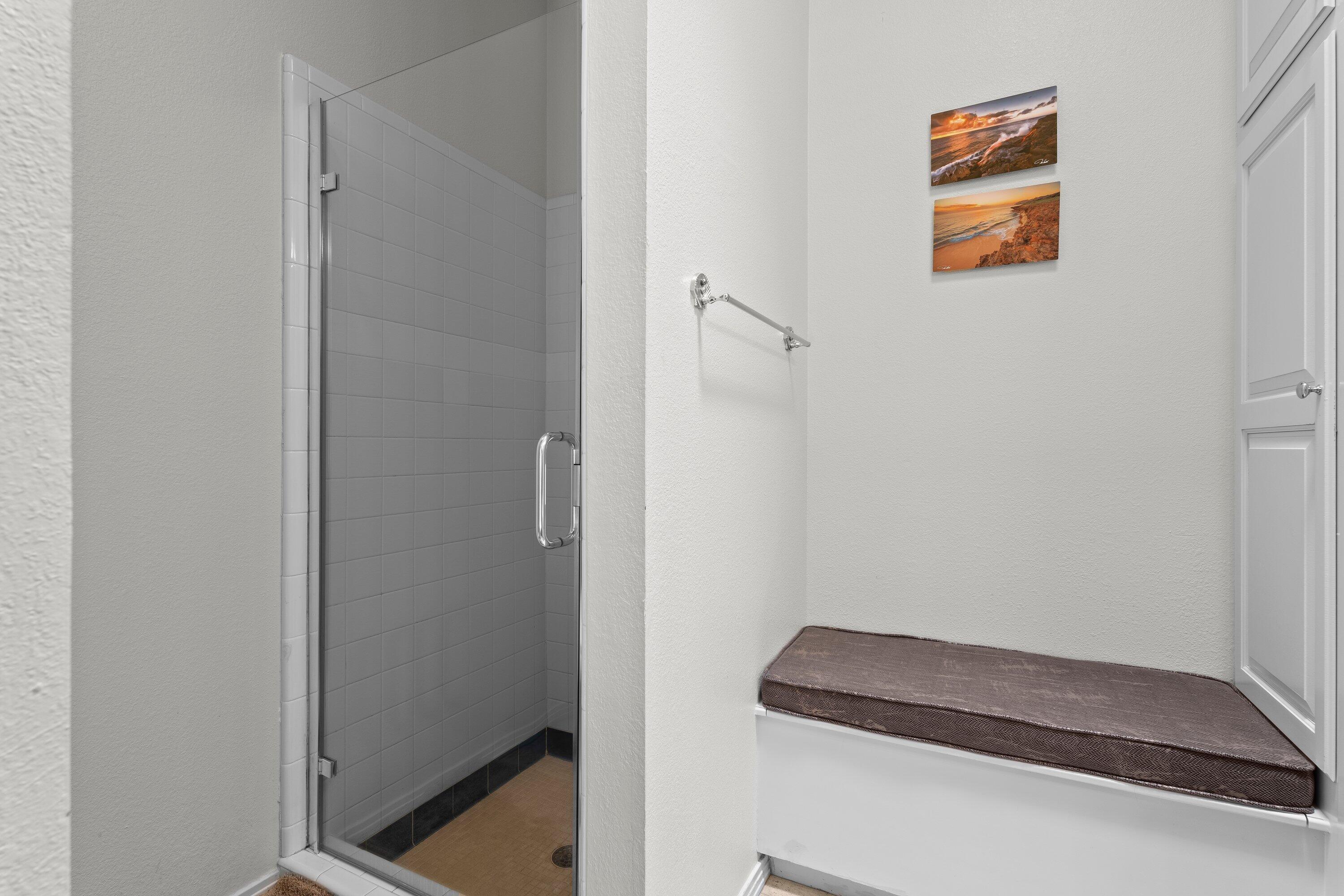 5010 91st Street, Unit 10 Lubbock, TX 79424 - Photo 34 of 51 guest bath