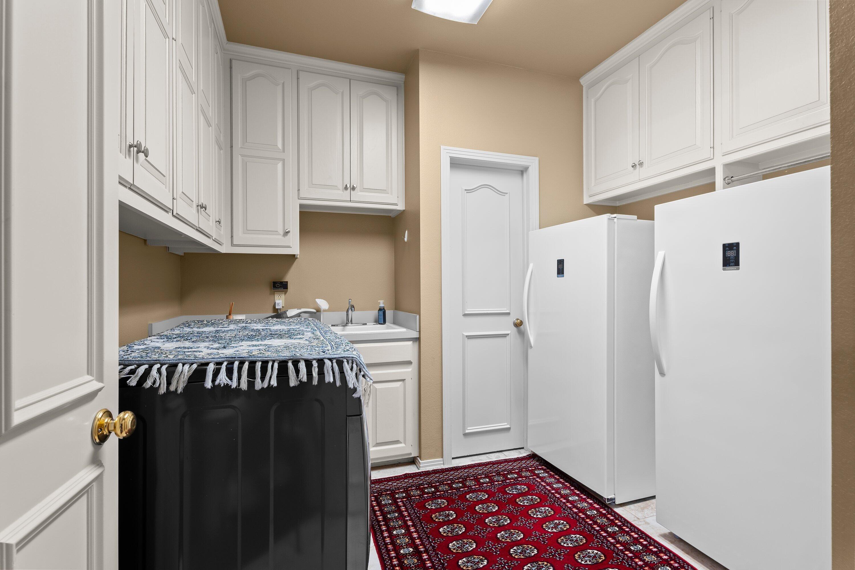 5010 91st Street, Unit 10 Lubbock, TX 79424 - Photo 38 of 51 laundry room