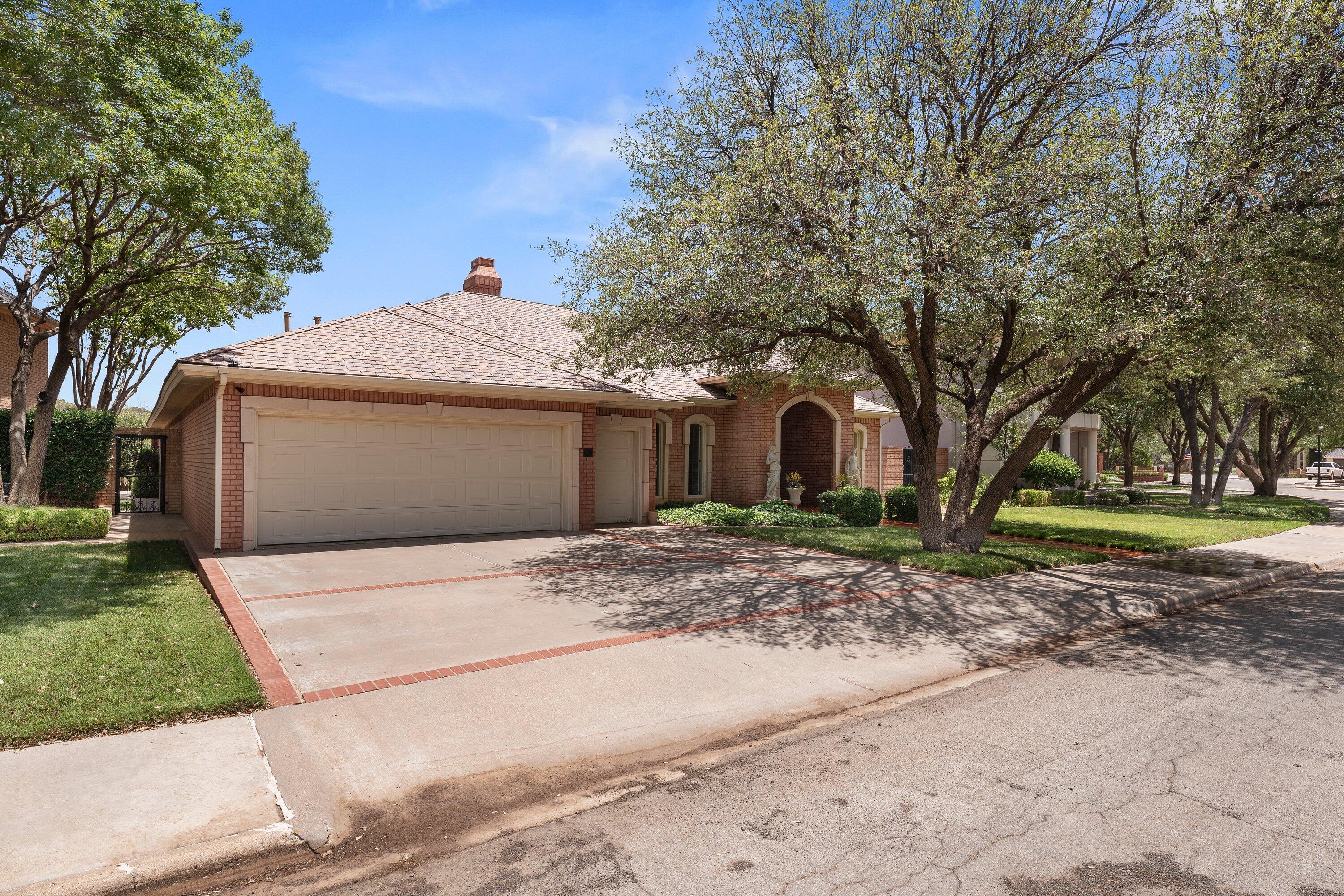 5010 91st Street, Unit 10 Lubbock, TX 79424 - Photo 4 of 51 5010 91st St unit 10 front 3