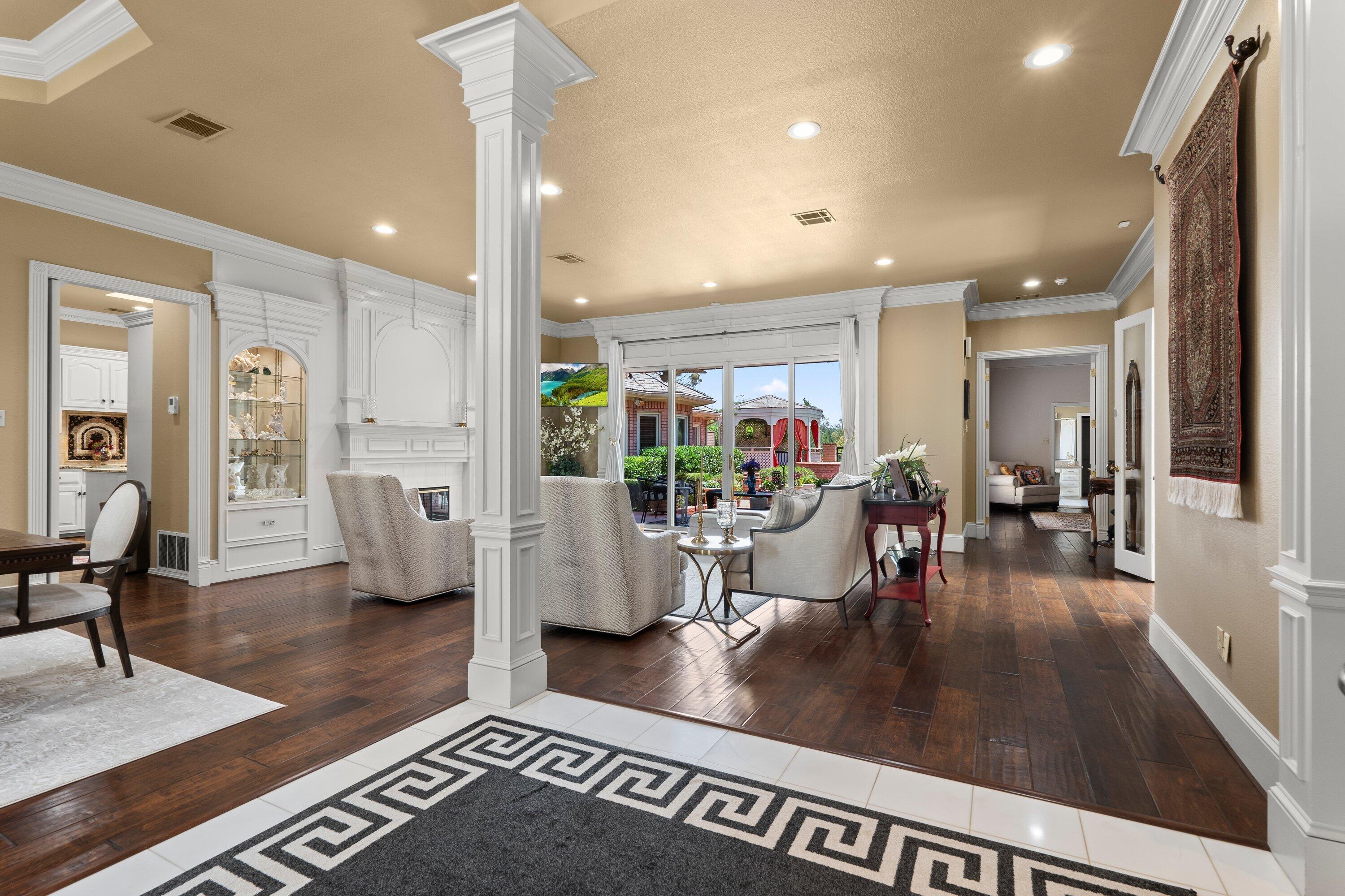 5010 91st Street, Unit 10 Lubbock, TX 79424 - Photo 7 of 51 formal living