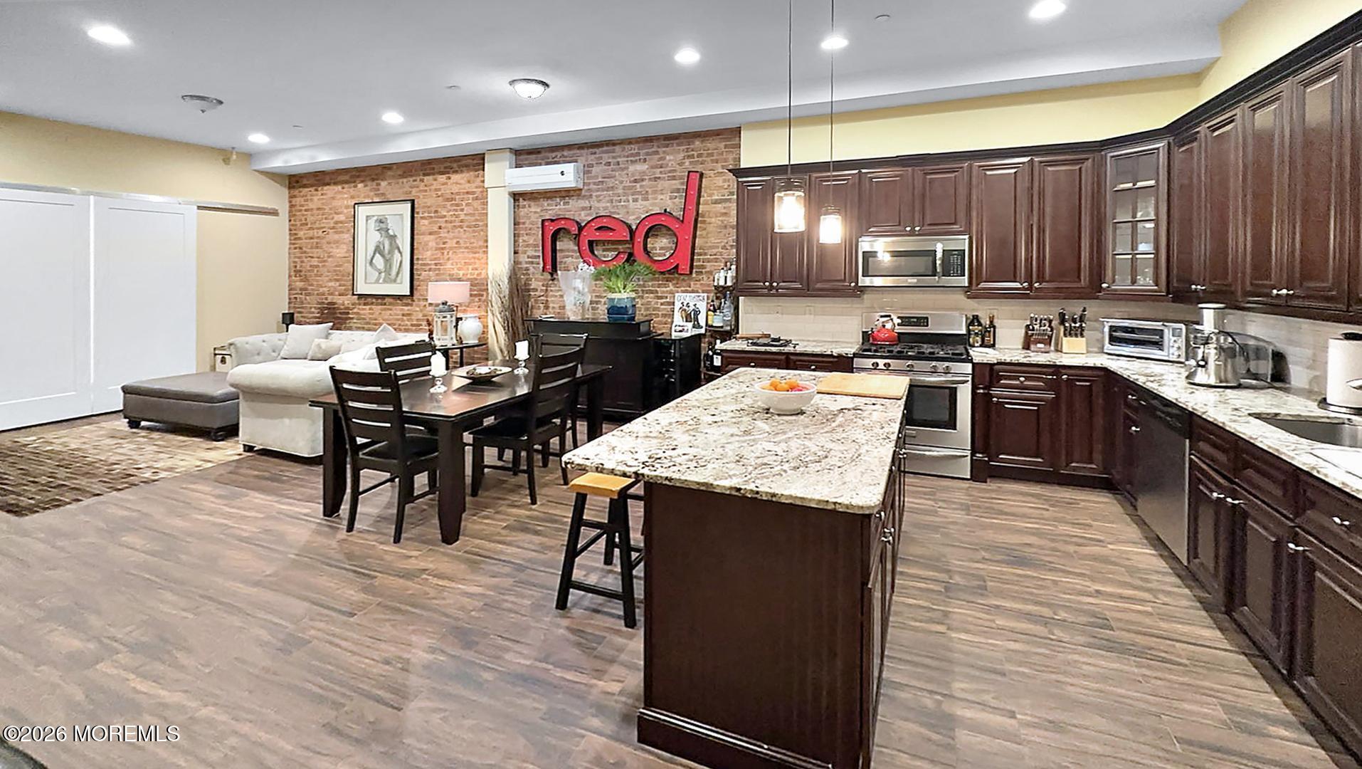 18 Broad Street, Unit 3 Red Bank, NJ 07701 - Photo 14 of 19 DJTenHoeve_18Broad2R,RedBank_15_HE_