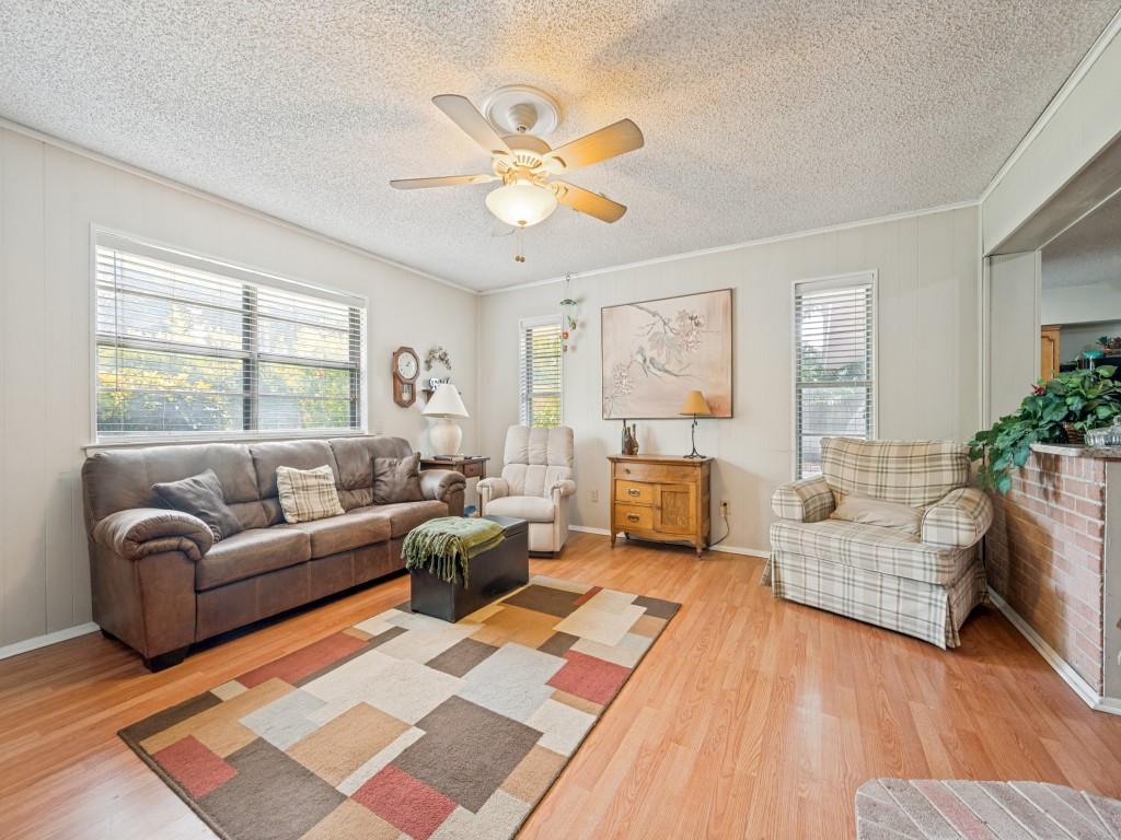 1604 Pleasant Run Road Carrollton, TX 75006 - Photo 12 of 23